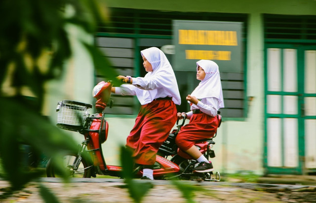 Ilustrasi siswa penerima PIP 2025. Foto: Unsplash