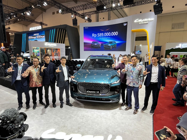 Peluncuran Lepas L8 di GAIKINDO Jakarta Autoweek (GJAW) 2025. Foto: Syahrul Ghiffari/kumparan