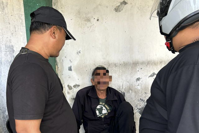 Polisi amankan pelaku yang memamerkan alat kelamin kepada perempuan di Benhil. Foto: Dok. Humas Polres Jakarta Pusat