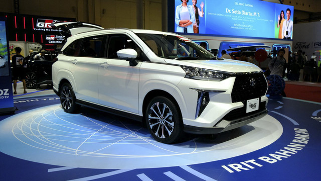 Toyota Veloz Hybrid di GJAW 2025. Foto: Dok. kumparan