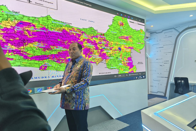 Kepala Pusat Vulkanologi dan Mitigasi Bencana Geologi, Priatin Hadi Wijaya di Museum Geologi, Bandung, Jumat (21/11/2025). Foto: Linda Lestari/kumparan