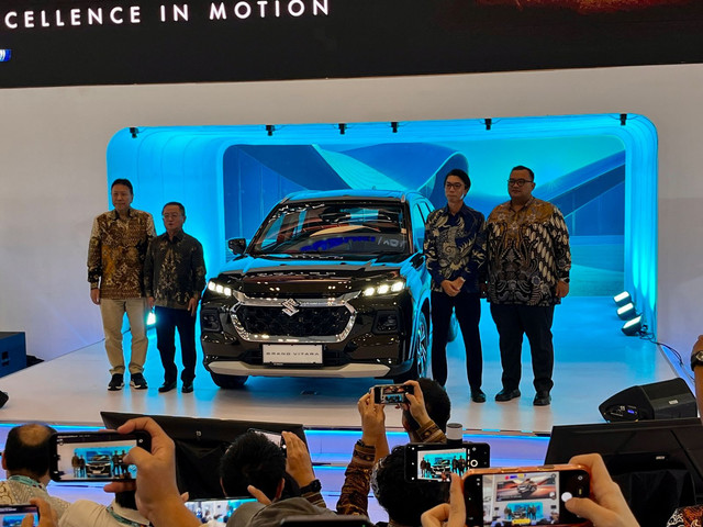 Peluncuran Suzuki Grand Vitara di Gaikindo Jakarta Auto Week (GJAW) 2025, Jumat (21/11/2025). Foto: Syahrul Ghiffari/kumparan