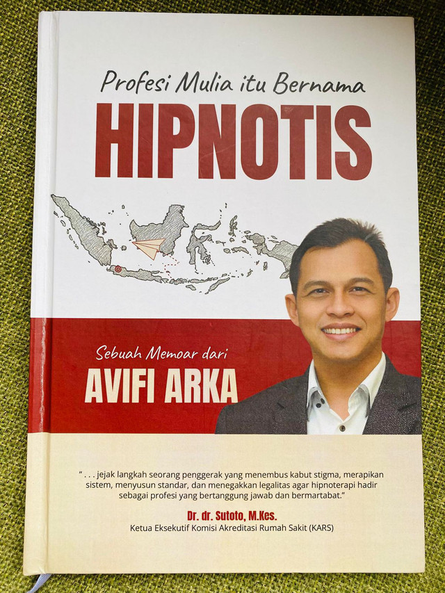 Photo: peluncuran buku Profesi Mulia Itu Bernama Hipnotis (dok: Avifi / Idewa sudah diijinkan untuk mempublish)