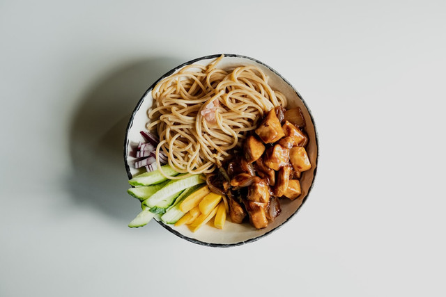 Ilustrasi Bakmi Piring Blok M. Foto: Unsplash.com/Nick Kimel