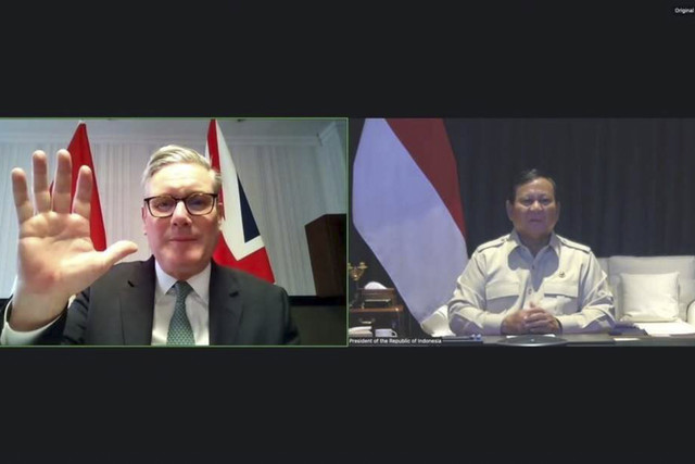 Presiden Republik Indonesia Prabowo Subianto melakukan percakapan melalui konferensi video dengan Perdana Menteri (PM) Inggris Keir Starmer, Sabtu (22/11/2025). Foto: Instagram/ @sekretariat.kabinet