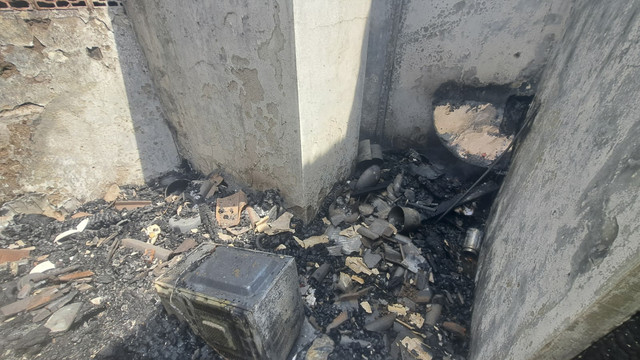 Penanganan kebakaran rumah di Kecamatan Koja, Jakarta Utara, pada Sabtu (22/11/2025). Foto: Dok. Istimewa