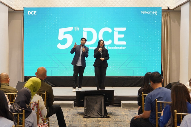 Kick off program Digital Creative Entrepreneurs (DCE) ke-5 mengusung tema “AI‑Enabled SMEs Growth – How Locals Go Global”, disenggelarakan pada Kamis, 20 November 2025. Foto: Telkomsel