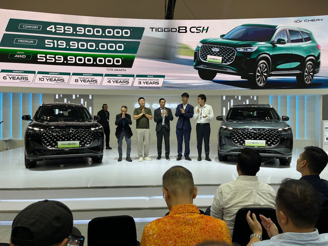 Peluncuran Chery Tiggo 8 CSH Comfort dan Premium AWD di GJAW 2025, Sabtu (22/11/2025).  Foto: Syahrul Ghiffari/kumparan