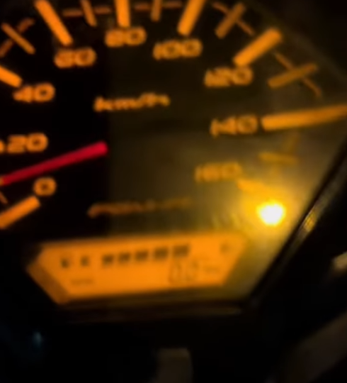 Odometer motor kembali ke angka 0 Km. Foto: Dok. TikTok @boy_j3k