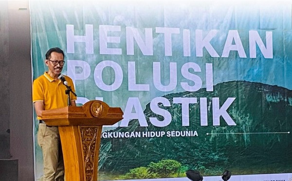 Kepala Dinas Lingkungan Hidup (DLH) Kabupaten Sintang, Kalbar, Igor Nugroho. Foto: Dok. Istimewa