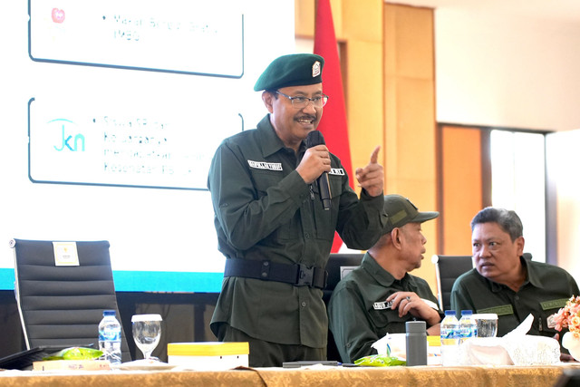 Menteri Sosial Saifullah Yusuf dan Wakil Menteri Sosial Agus Jabo Priyono saat menghadiri pembukaan pelatihan bagi pengurus Sekolah Rakyat di Pusdiklatbangprof Kemensos, Jakarta Selatan, Senin (24/11/2025). Foto: Kemensos RI