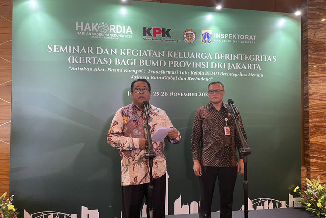 Wakil Gubernur DKI Jakarta, Rano Karno, dalam acara seminar bertajuk 'Satukan Aksi, Basmi Korupsi: Transformasi Tata Kelola BUMD Berintegrasi Menuju Jakarta Kota Global dan Berbudaya', di Hotel Pullman Jakarta Central Park, Selasa (25/11/2025). Foto: Fadhil Pramudya/kumparan