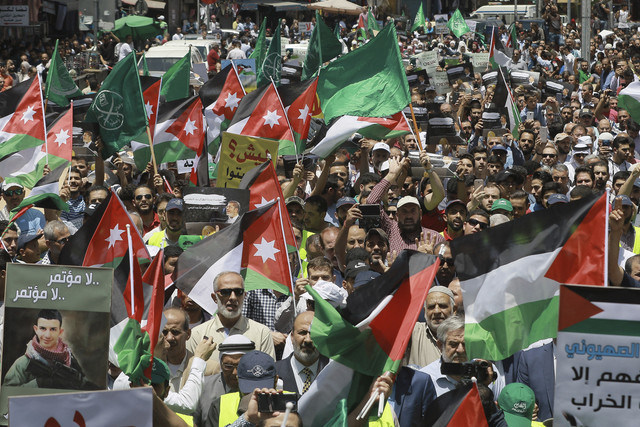 Ilustrasi kelompok Ikhwanul Muslimin. Foto: Khalil Mazraawi/AFP