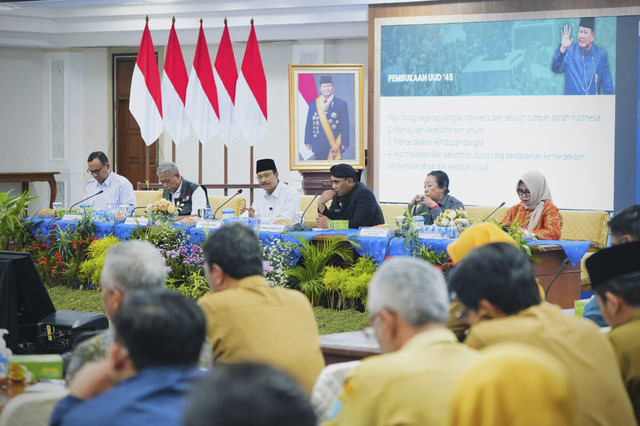 Mensos Saifullah Yusuf menghadiri Rapat Koordinasi Lintas Sektor Pengelolaan DTSEN di Gedung Gradhika Bhakti Praja, Semarang, Jawa Tengah, Selasa (25/11/2025). Foto: Dok. Kemensos