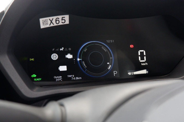 Interior mobil Toyota Veloz Hybrid EV. Foto: Aditia Niagara/kumparan