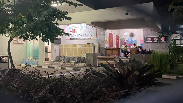 Suasana di Rutan Gedung Merah Putih KPK usai eks Dirut ASDP Ira Puspadewi, serta dua mantan direksi ASDP Harry Muhammad Adhi Caksono dan Muhammad Yusuf Hadi, menerima rehabilitasi dari Presiden Prabowo Subianto, Selasa (25/11/2025) malam. Foto: Fadhil Pramudya/kumparan