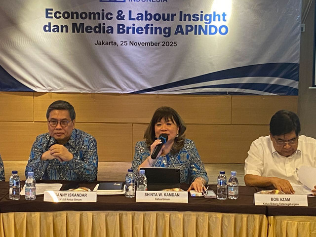 Konferensi pers Asosiasi Pengusaha Indonesia (Apindo) di Kantor Pusat Apindo, Jakarta Selatan, Selasa (25/11/2025). Foto: Muhammad Fhandra Hardiyon/kumparan