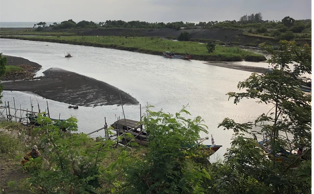 Kondisi aliran sungai baru di Desa Paseban Kecamatan Kencong. Foto: Dokumen Pribadi