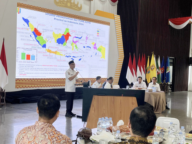 Gubernur Lampung Rahmat Mirzani Djausal, dalam acara Ngopi Pagi bersama Pelaku Usaha yang digelar di Mahan Agung | Foto : Eka Febriani / Lampung Geh