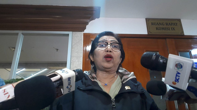 Anggota Komisi IX DPR Irma Suryani Chaniago di Kompleks Parlemen Senayan, Jakarta, Rabu (26/11/2025).  Foto: Nasywa Athifah/kumparan