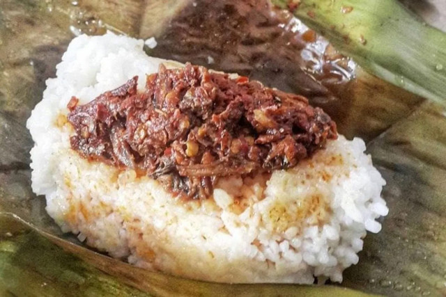 Kuliner khas Trenggalek, Sego Gegok atau Nasi Gegok. Foto: Hamam daffa/ANTARA
