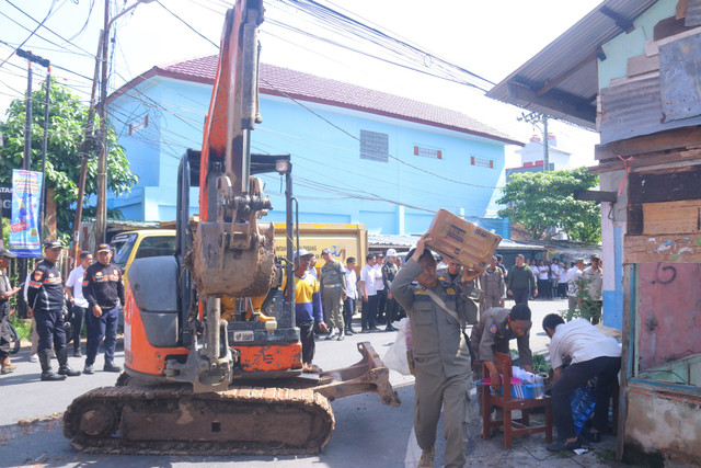 Eksekusi lahan di Taman Pemakaman Umum (TPU) Puncak Sekuning/ist. 