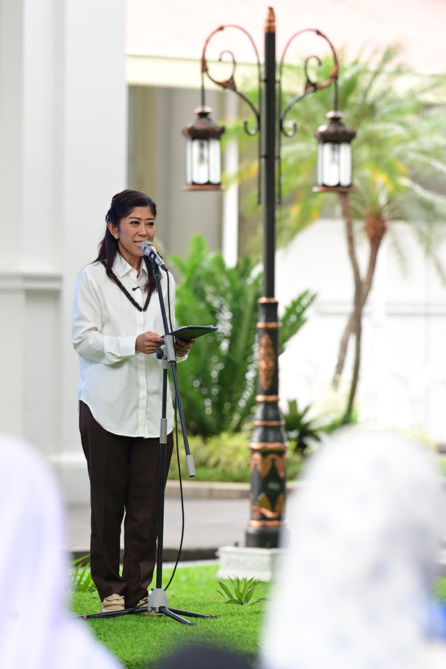 Menkomdigi Meutya Hafid memberikan sambutan saat menghadiri peresmian Peraturan Pemerintah tentang Tata Kelola Penyelenggara Sistem Elektronik dalam Pelindungan Anak di halaman Istana Merdeka Jakarta, Jumat (28/3/2025). Foto: Biro Pers Sekretariat Presiden