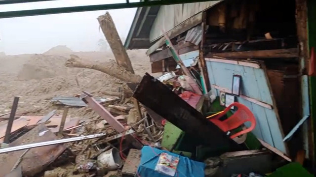 Kondisi usai banjir bandang di Humbang Hasundutan, Rabu (26/11/2025). Foto: Polda Sumut