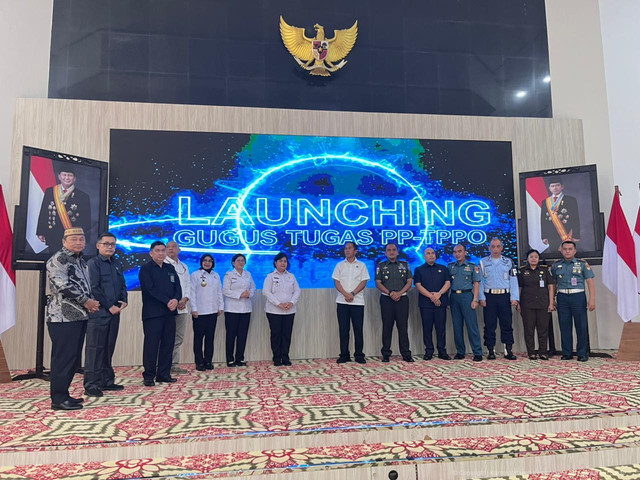 Foto bersama dalam Launching Gugus Tugas Pencegahan dan Penanganan TPPO. Foto: Dok. Kanwil Kemenkum Kalbar