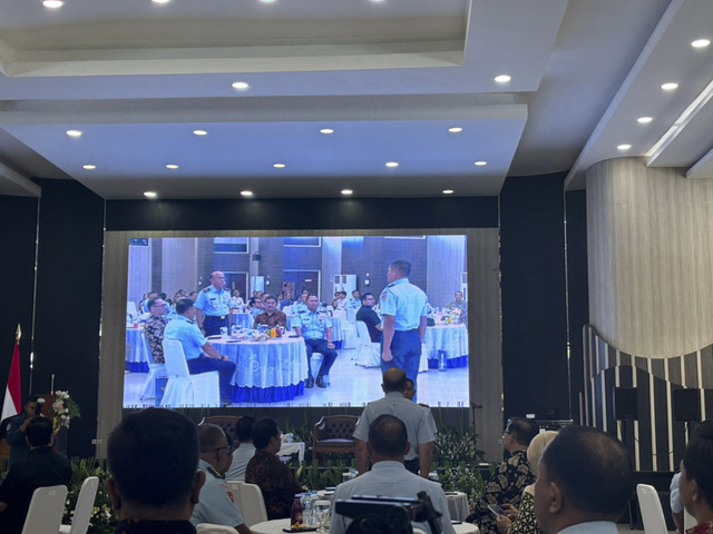 Suasana Sambung Rasa TNI AU dengan media massa di Balai Prajurit Ardhya Loka, Lanud Halim Perdanakusuma, Jakarta Timur, Kamis (27/11/2025). Foto: Amira Nada Fauziyyah/kumparan