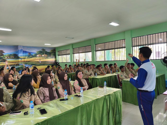 Kegiatan Edukasi Safety Riding yang sukses digelar di SMA Negeri 3 Pontianak. Foto: Dok. Asmo Kalbar