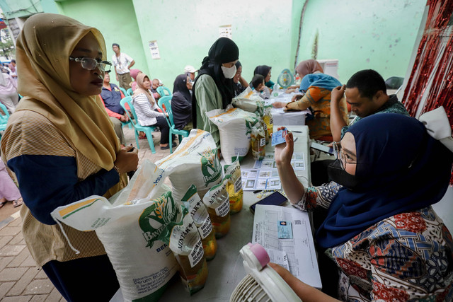 Ilustrasi Bantuan Pangan Bersubsidi. Foto: Jamal Ramadhan/kumparan