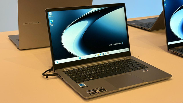 ASUS ExpertBook PM3. Foto: Habib Allbi Ferdian/kumparan