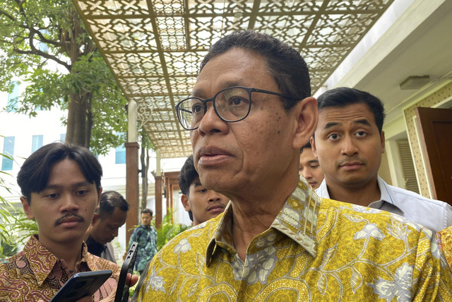 Wakil Menteri Energi dan Sumber Daya Mineral (ESDM) Yuliot Tanjung, di kantornya, Jakarta, Jumat (28/11/2025). Foto: Muhammad Fhandra Hardiyon/kumparan