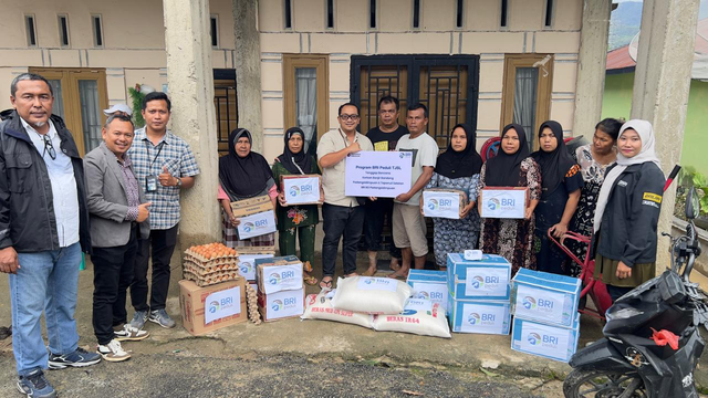 BRI Peduli salurkan bantuan untuk warga terdampak banjir dan longsor di Sumatera Utara, Sumatera Barat, dan Aceh. Foto: Dok. BRI