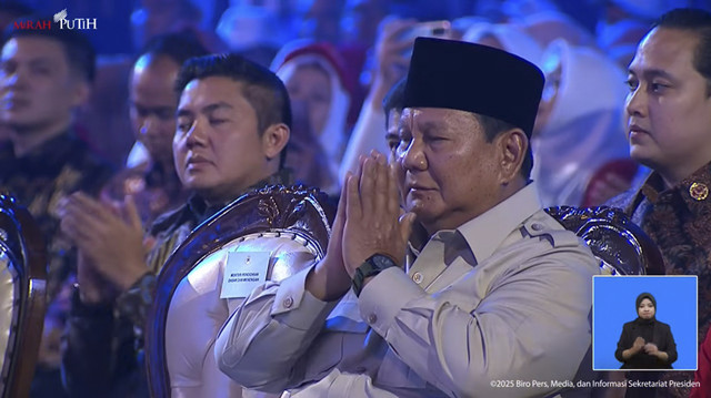 Presiden Prabowo Subianto saat menghadiri puncak Hari Guru Nasional 2025 di Indonesia Arena, Senayan, Jakarta Pusat, Jumat (28/11/2025). Foto: YouTube/ Sekretariat Presiden