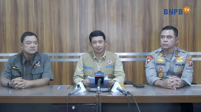 Konferensi pers update penanganan bencana di Sumatra, Jumat (27/11/2025). Foto: Youtube/BPBD Indonesia