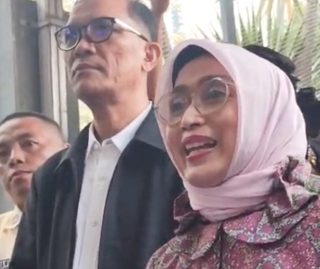 Ira Puspadewi saat keluar dari Rutan KPK. Dok: Jonathan/kumparan