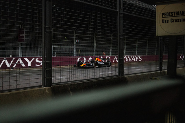 Ilustrasi jadwal live stream F1 di Vidio hari ini 29 November 2025. Foto: Unsplash.com/Roy Tsong