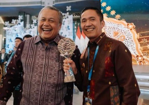 Gubernur Bank Indonesia, Perry Warjiyo, bersama Wali Kota Palembang, Ratu Dewa. (ist)