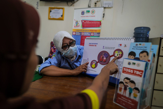 Peserta JKN saat konsultasi di fasilitas kesehatan Jakarta. Foto: Dok. BPJS Kesehatan