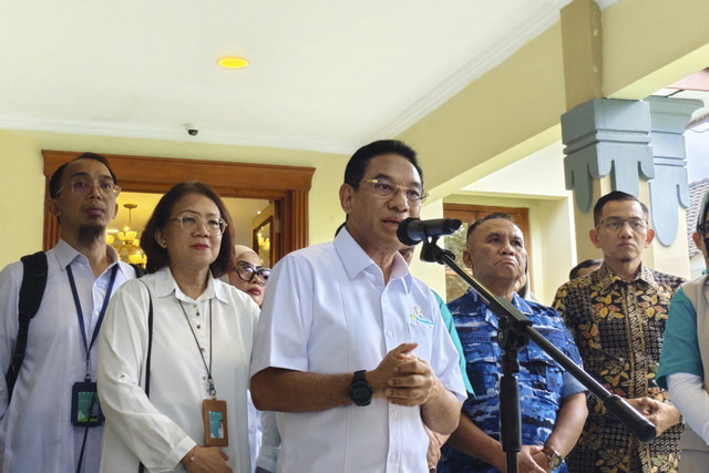 Wakil Menteri Kesehatan (Wamenkes) Benjamin Paulus Octavianus saat di Kepatihan Pemda DIY, Sabtu (29/11/2025). Foto: Arfiansyah Panji Purnandaru/kumparan