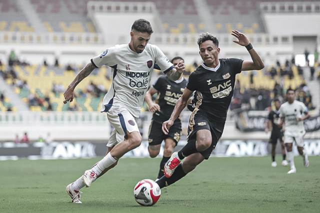 Dewa United melawan Persita Tangerang di BRI Super League musim 2025/2026. Foto: Dok. Persita