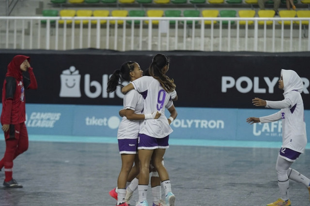 Tim futsal putri STKIP Pasundan Cimahi saat berlaga di Campus League Regional Jakarta di GOR UNJ. Foto: Dok.Campus League
