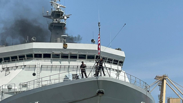 Pelepasan keberangkatan bantuan kemanusiaan kepada korban bencana di Aceh dan Sumatera menggunakan kapal perang TNI AL di Komando Lintas Laut Militer, Koja, Jakarta Utara, Minggu (30/11/2025). Foto: Nasywa Athifah/kumparan