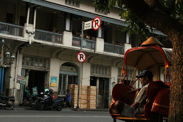 Potret Bapak Tukang Becak di Pasar Gede (dok. pribadi)
