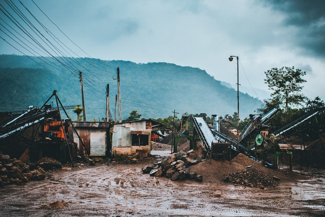 Ilustrasi Penyebab banjir Sumatera. Foto: Unsplash/Sadiq Nafee