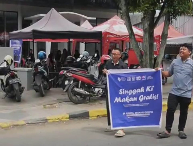 TDA Peduli Palopo Gelar Program SI JUMPA, MAKAN GRATIS untuk Masyarakat