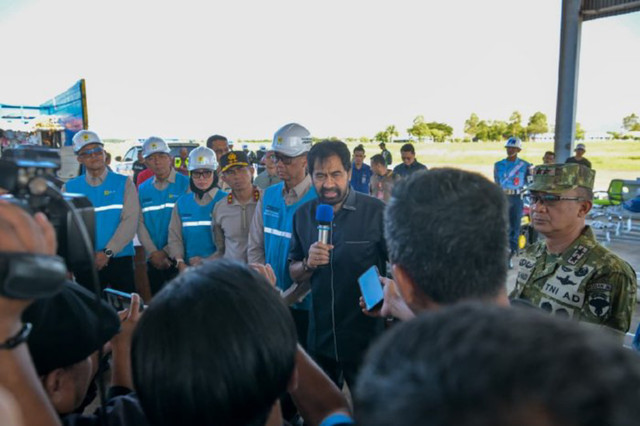 Gubernur Aceh Muzakir Manaf saat Apel Tim Recovery Bencana yang digelar di Landasan Udara Sultan Iskandar Muda (SIM), Sabtu (29/11/2025). Foto: Dok. Pemerintah Aceh