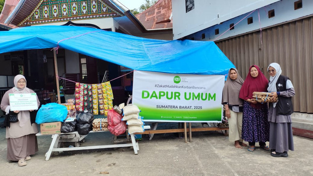 Tanggap Darurat: IZI Sumbar Buka Dapur Umum bagi Ratusan Warga Terdampak di Agam